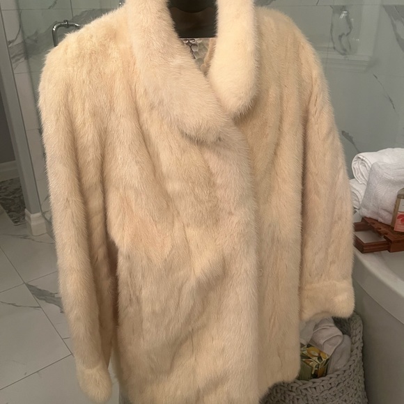 Creamy vintage mink jacket walking length Sharon Stone style made in 🇨🇦genuine - Picture 7 of 16